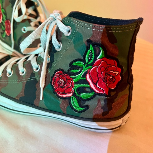 Camouflage High-Top Sneakers with Red Rose Embroidery - Picture 2 of 5